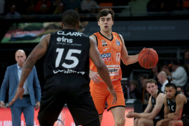 迷欢呼雀跃 迷欢呼雀跃