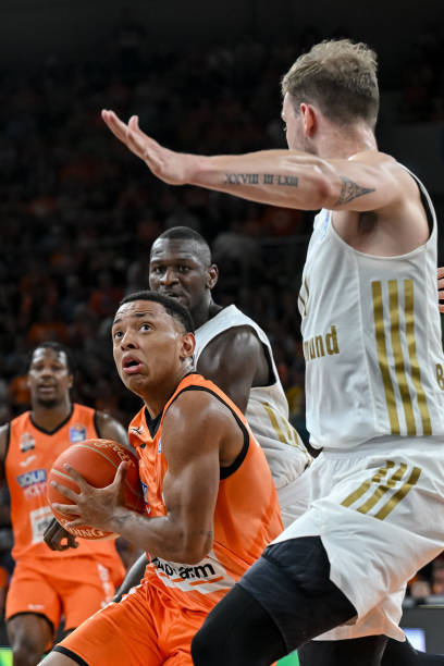 了明显的绊 了明显的绊